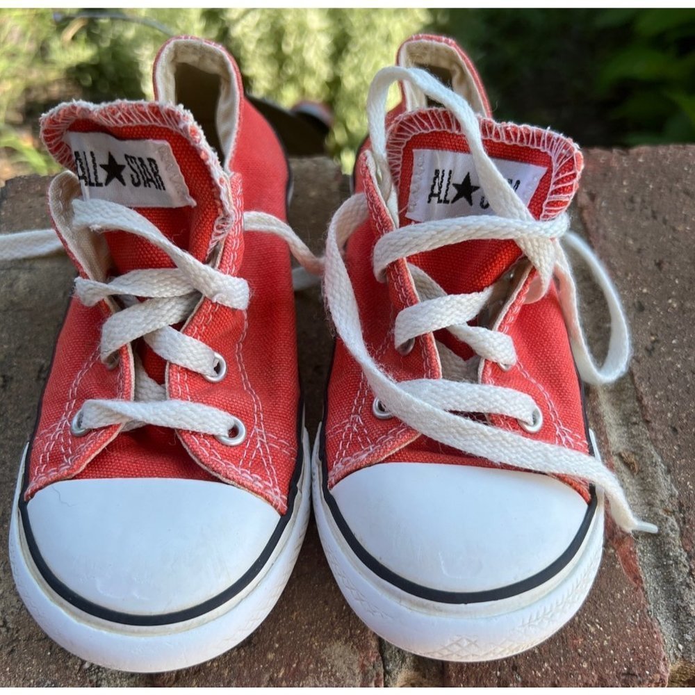 Girls Youth Orange Converse All Stars — 10